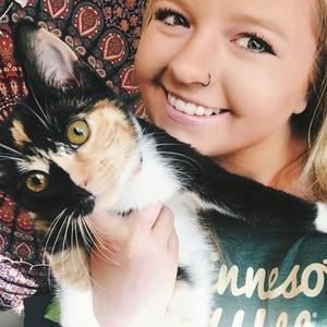 Meet your Posher, Abbie